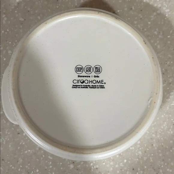 White Ceramic brie baker Dish with Squirrel Handle - Picture 4 of 4